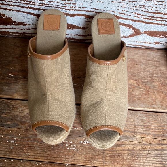 Tory Burch Canvas Slip-On Wedge Mule Tan/Royal - Picture 5 of 8